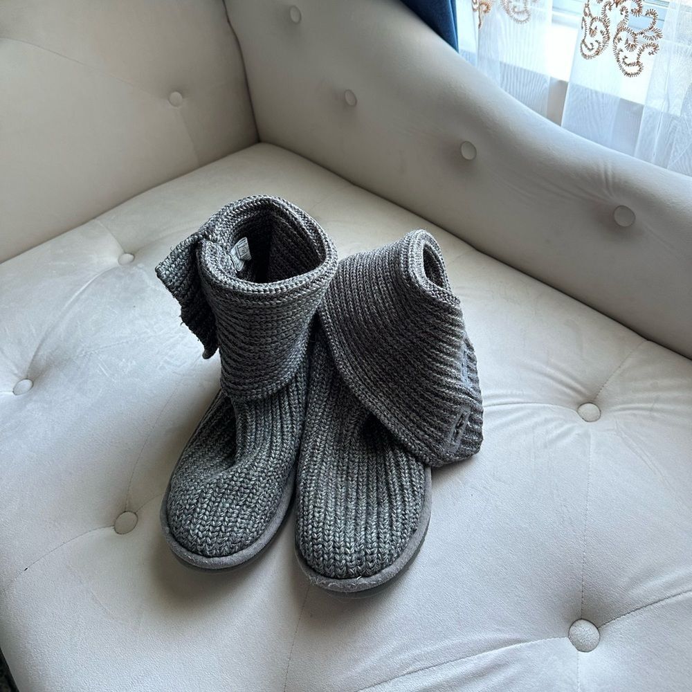 UGG Cardy Classic Knit Boots Size US 6